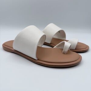 Steve Madden “Zani” white leather sandal